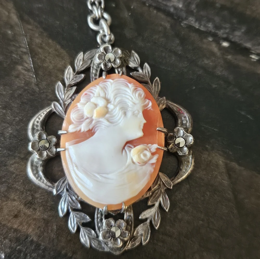 Vintage Cameo Sterling Silver Pendant Necklace - Picture 7 of 8
